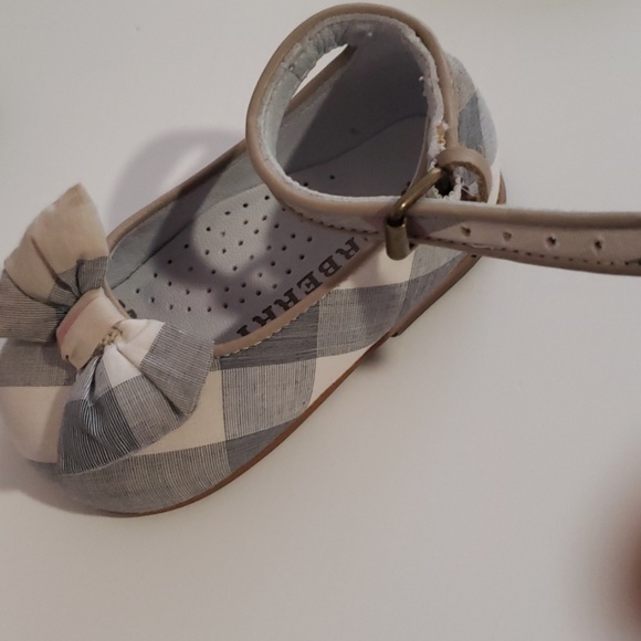 Shoes - Picture 2 of 3